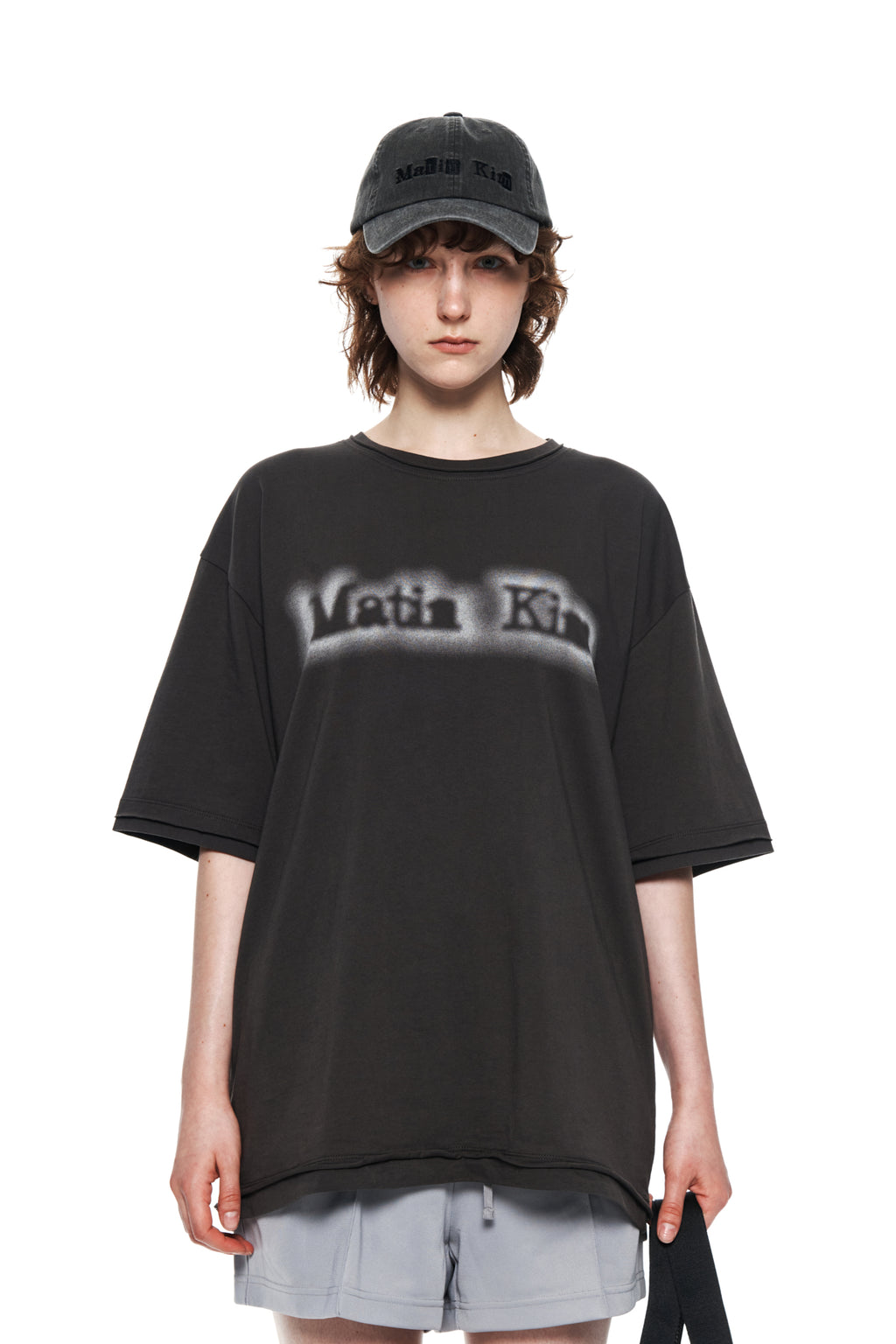 [matinkim] MATIN SHADE LOGO TOP IN CHARCOAL