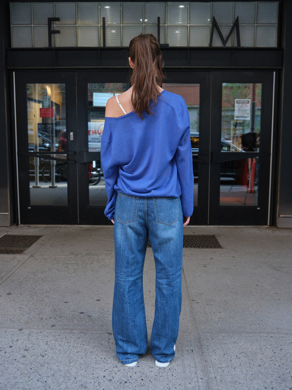 Low Classic Sheer Linen Blended Deep U-Neck Sweater Ocean Blue