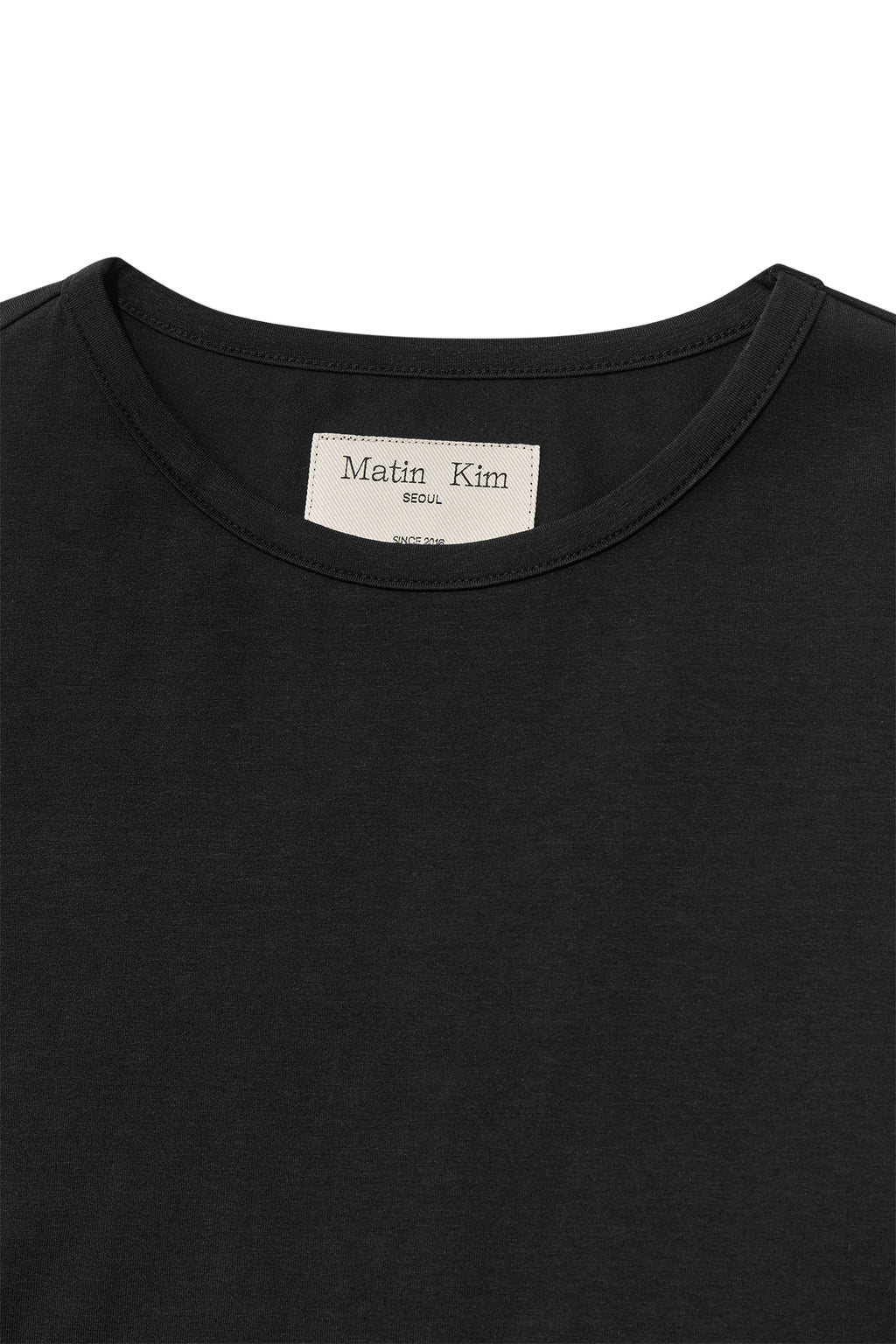 [matinkim] SLIT BUTTON POINT CROP TOP IN BLACK