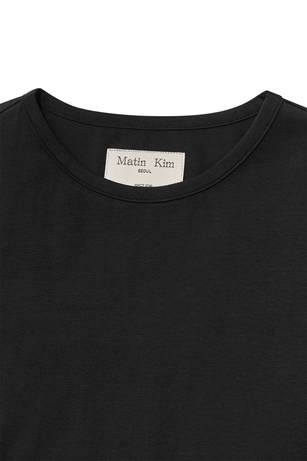 [matinkim] SLIT BUTTON POINT CROP TOP IN BLACK