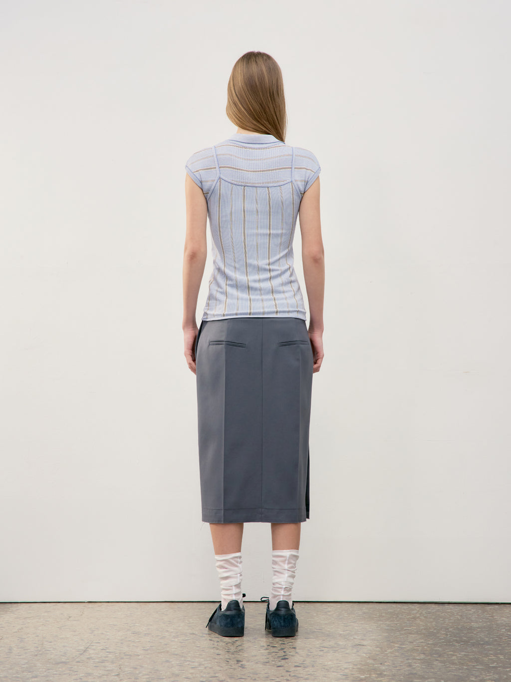 [low_classic] Stripe Sleeveless Knit Top
Blue