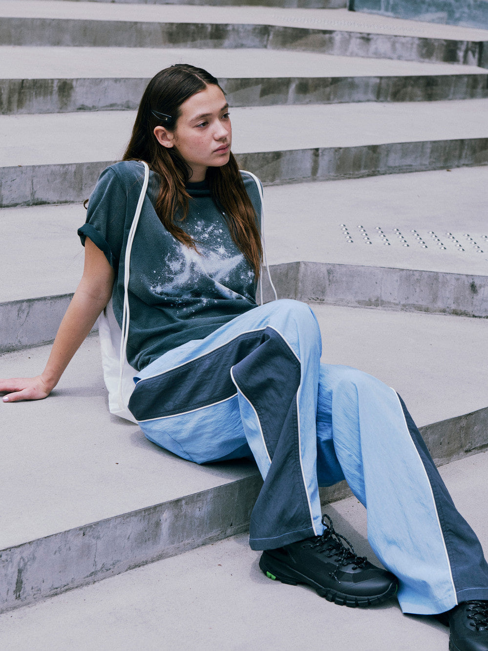 [Low Classic] Vintage Washed Sparkling T-Shirt_Charcoal