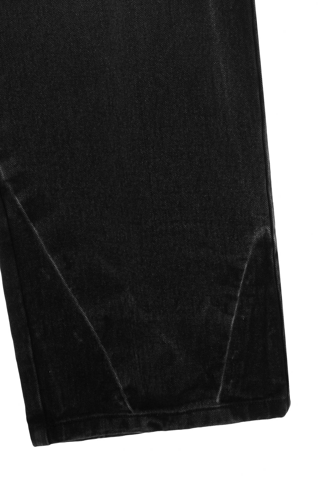 [matinkim] HEM WASHED POINT DENIM PANTS IN BLACK