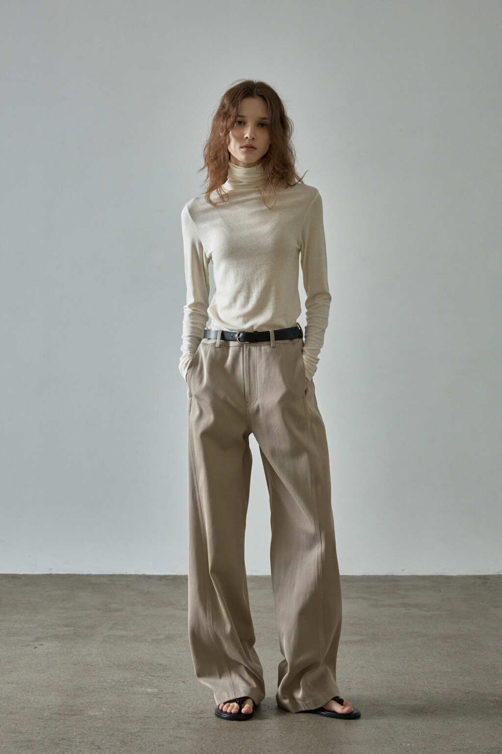 Facade Pattern Curved Cotton Pants olive beige
