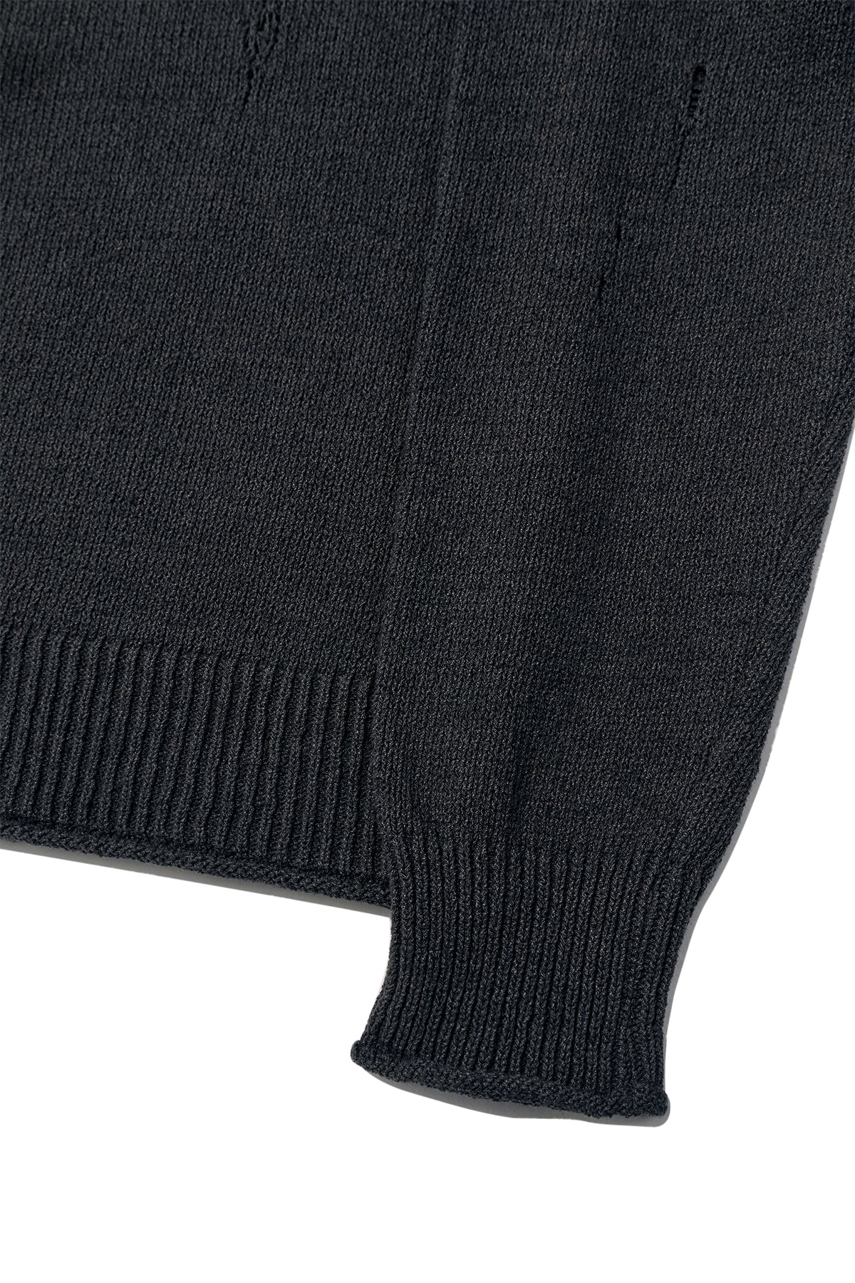 [matinkim] CRACK LOGO VINTAGE KNIT PULLOVER FOR MEN IN CHARCOAL