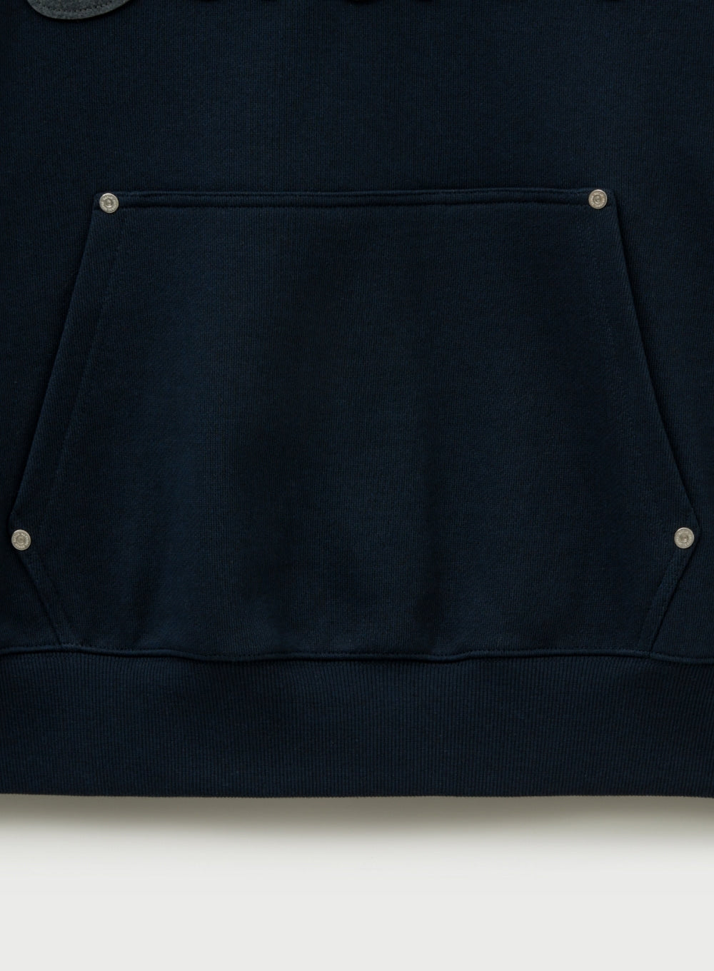 [satur] Lugo Applique Rivet Hoodie - Navy