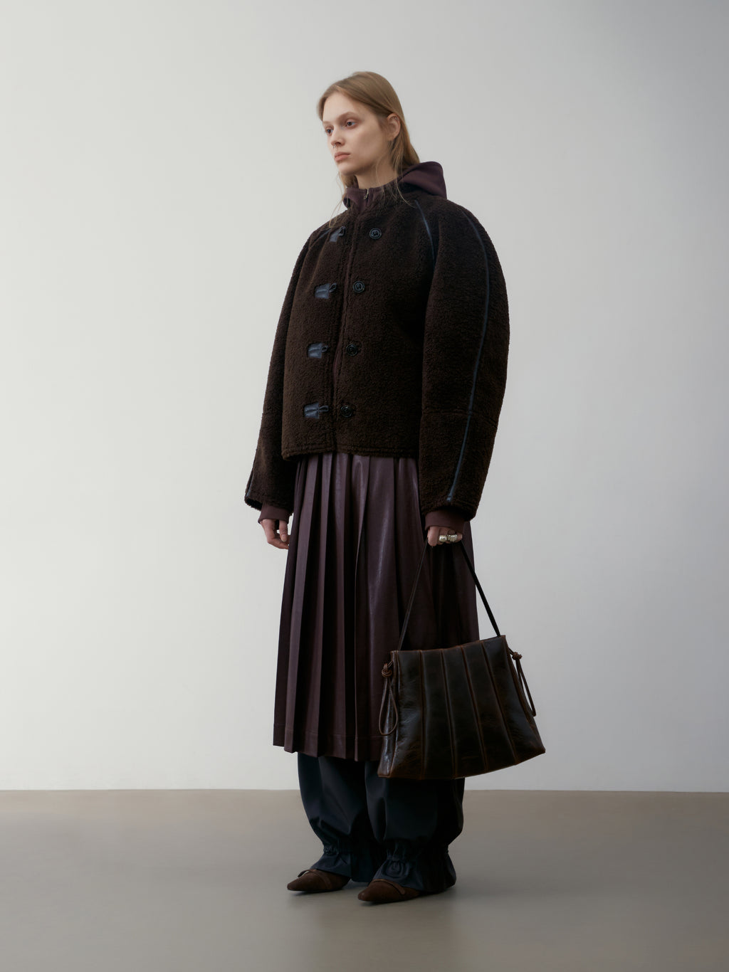 [low_classic] SHORT SHEARLING REVERSIBLE COAT
BROWN