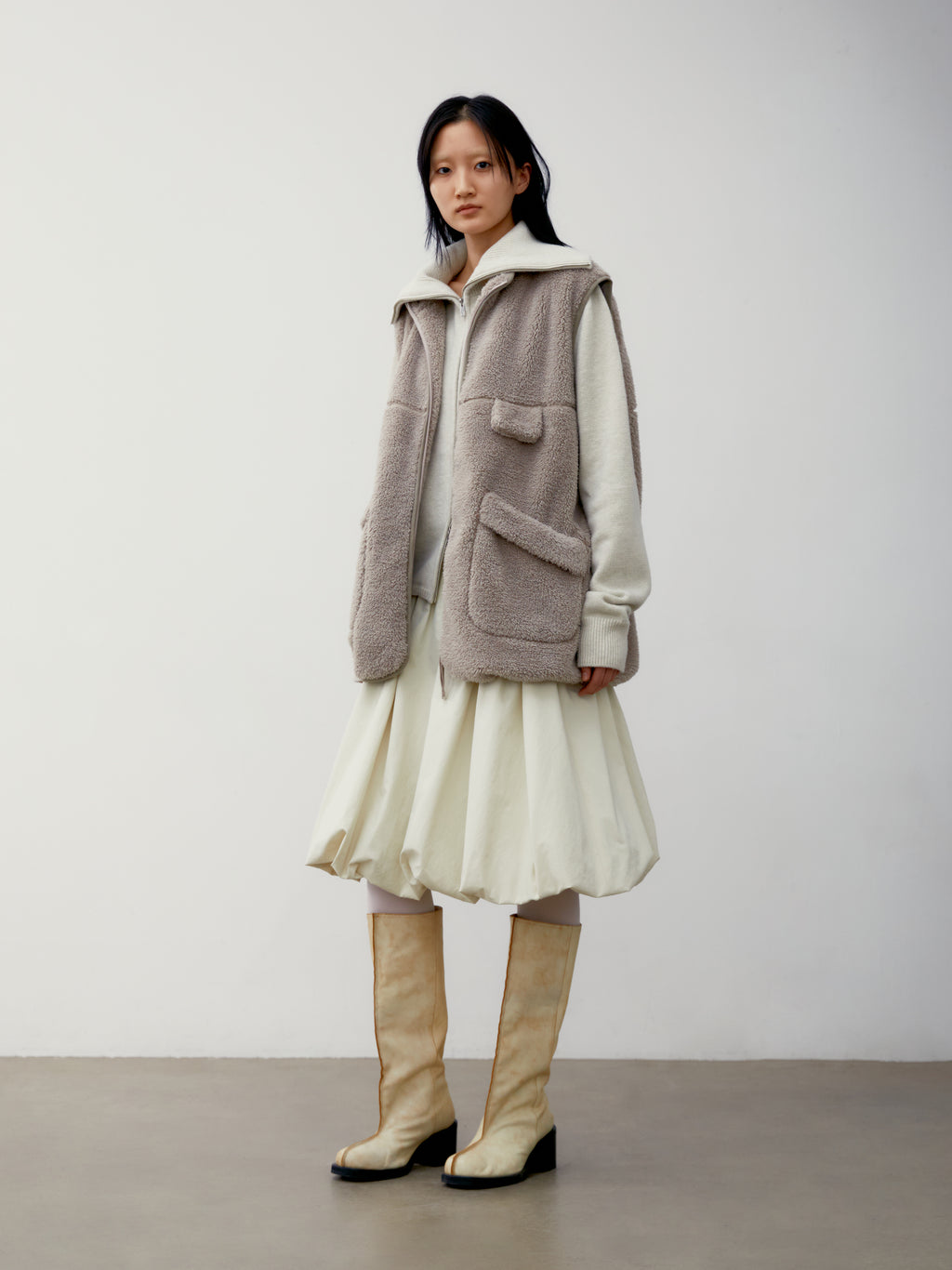 [low_classic] FLEECE ZIP-UP VEST
BEIGE