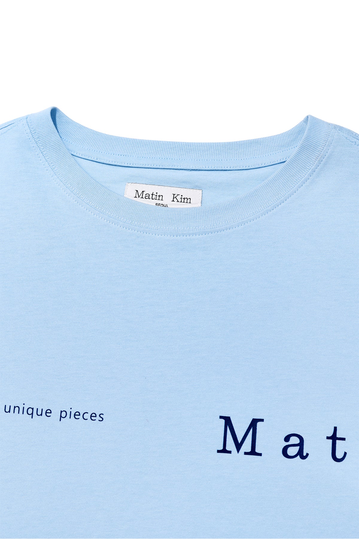 [matinkim] HALF TEXT LOGO TOP FOR MEN IN SKY