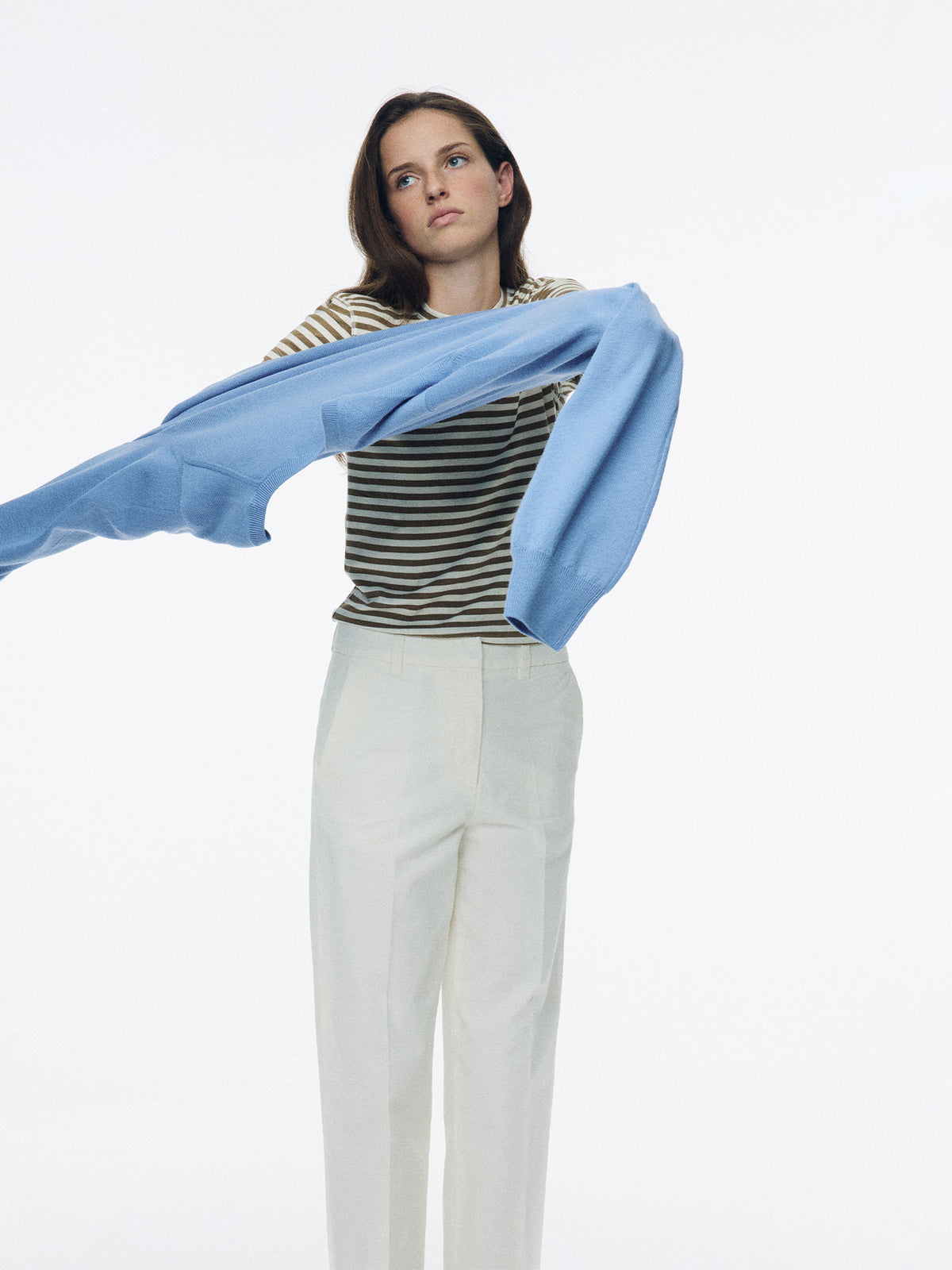 Nothing Written Minty v-neck pullover (Soft blue)