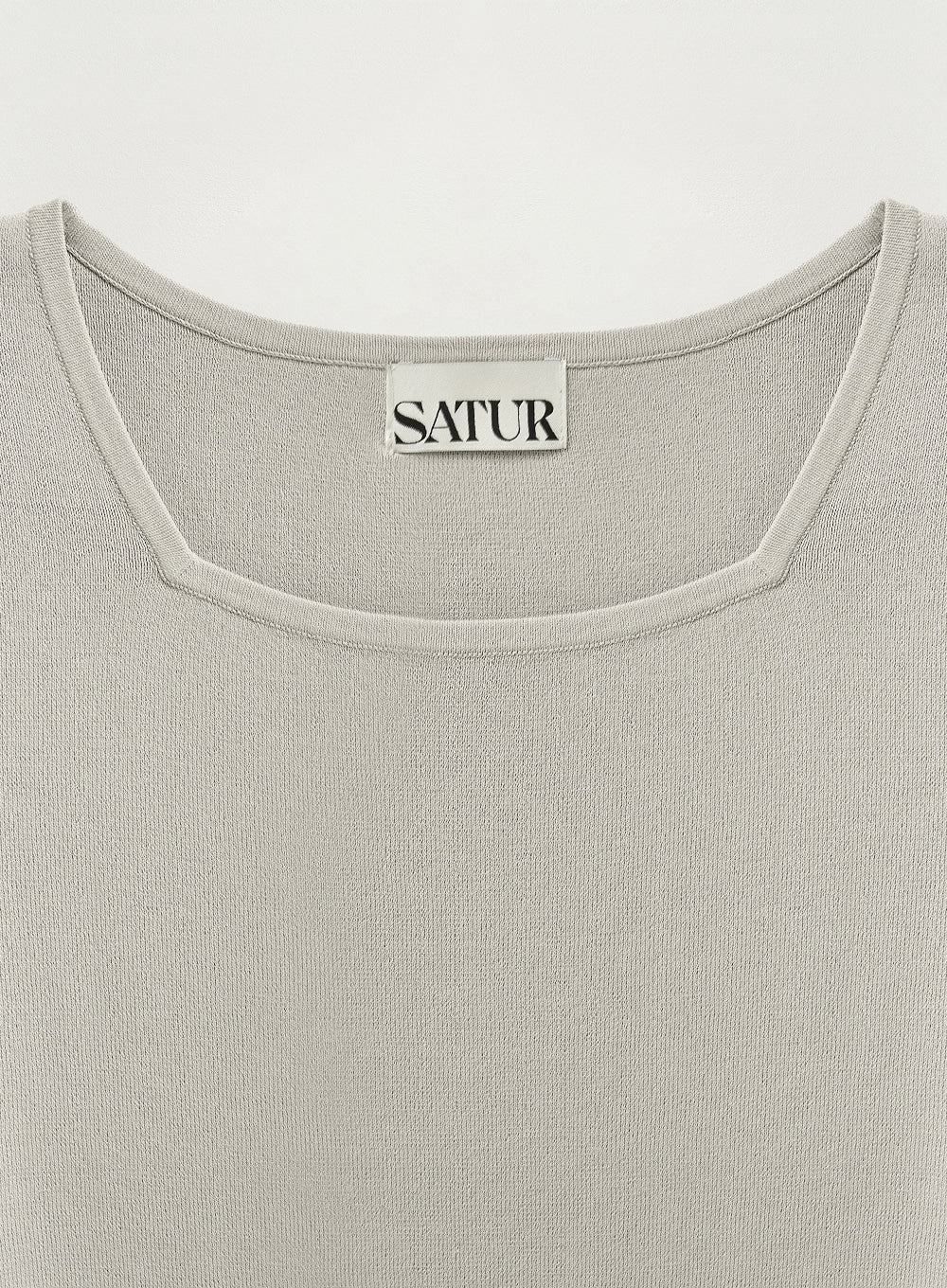 [satur] (W) Square Slim Fit Half Knit - Gray