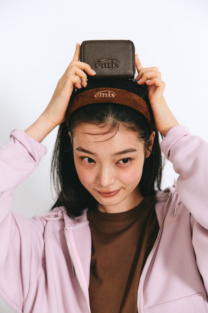 EMIS Grain Logo Zip Wallet-Brown