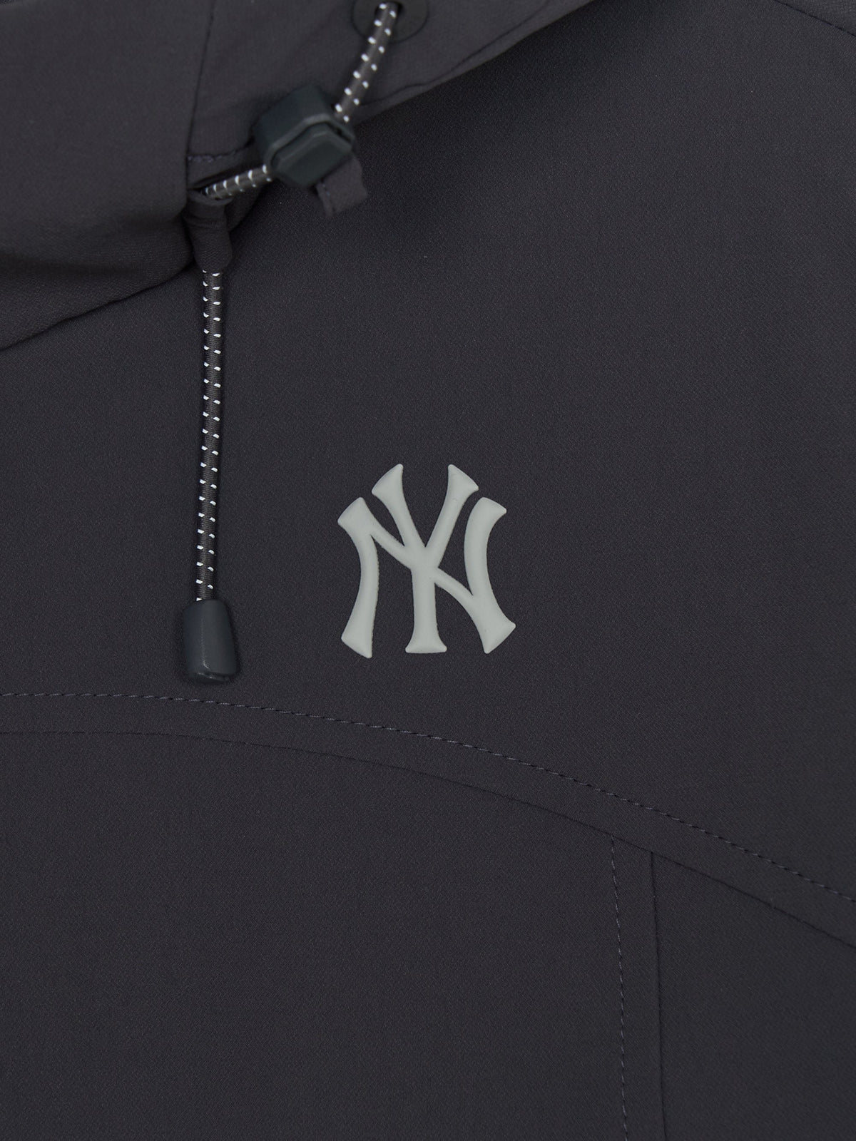 MLB Korea Women's Gorpcore Slim Fit Windbreaker