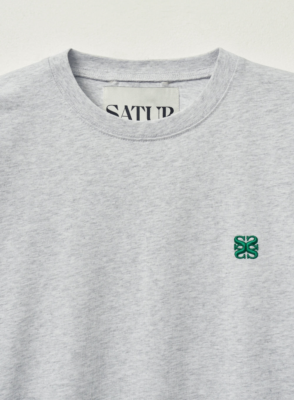 [satur] (W) Classic Small Logo T-Shirt - Melange White