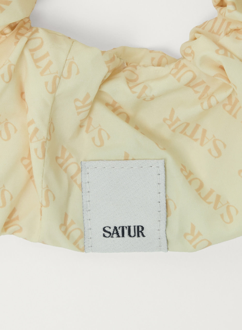 [satur] (W) Classic Logo Scrunchie - Cream