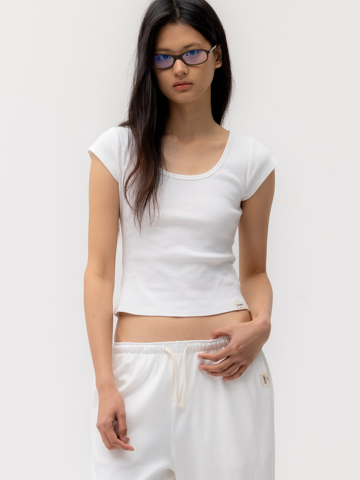 GLOWNY G Deep Scoop Tee (White)