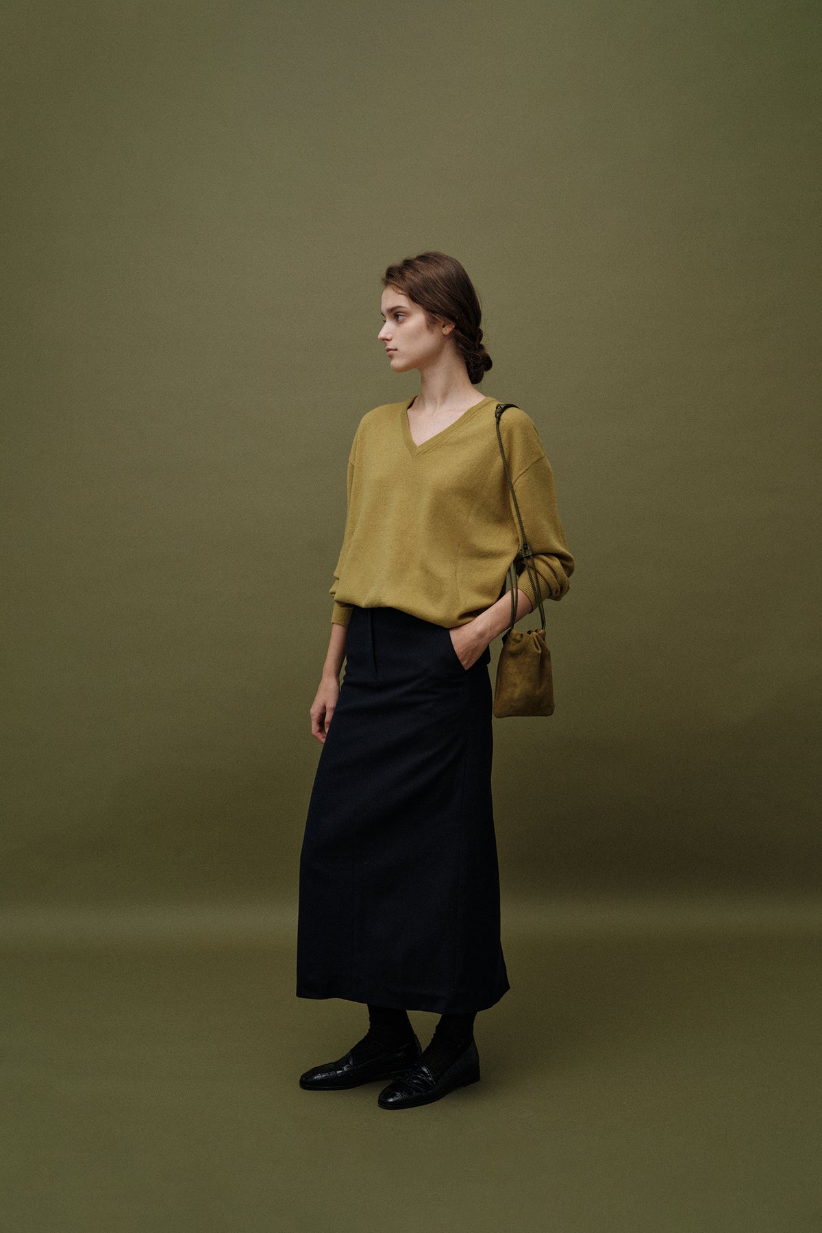 Nothing Written Fatu shoulder mini bag (Olive green suede)