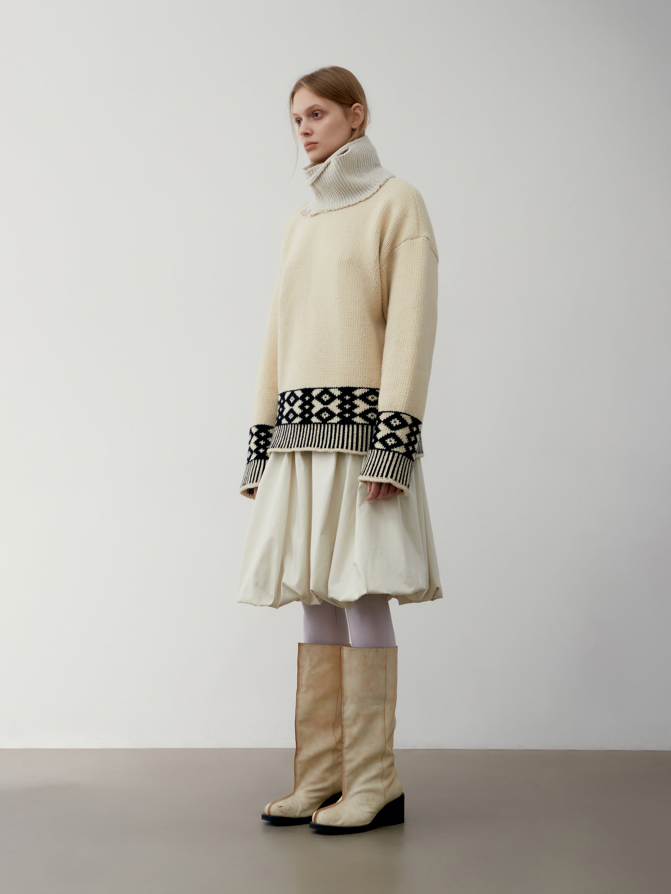 [low_classic] JACQUARD KNIT SWEATER
IVORY