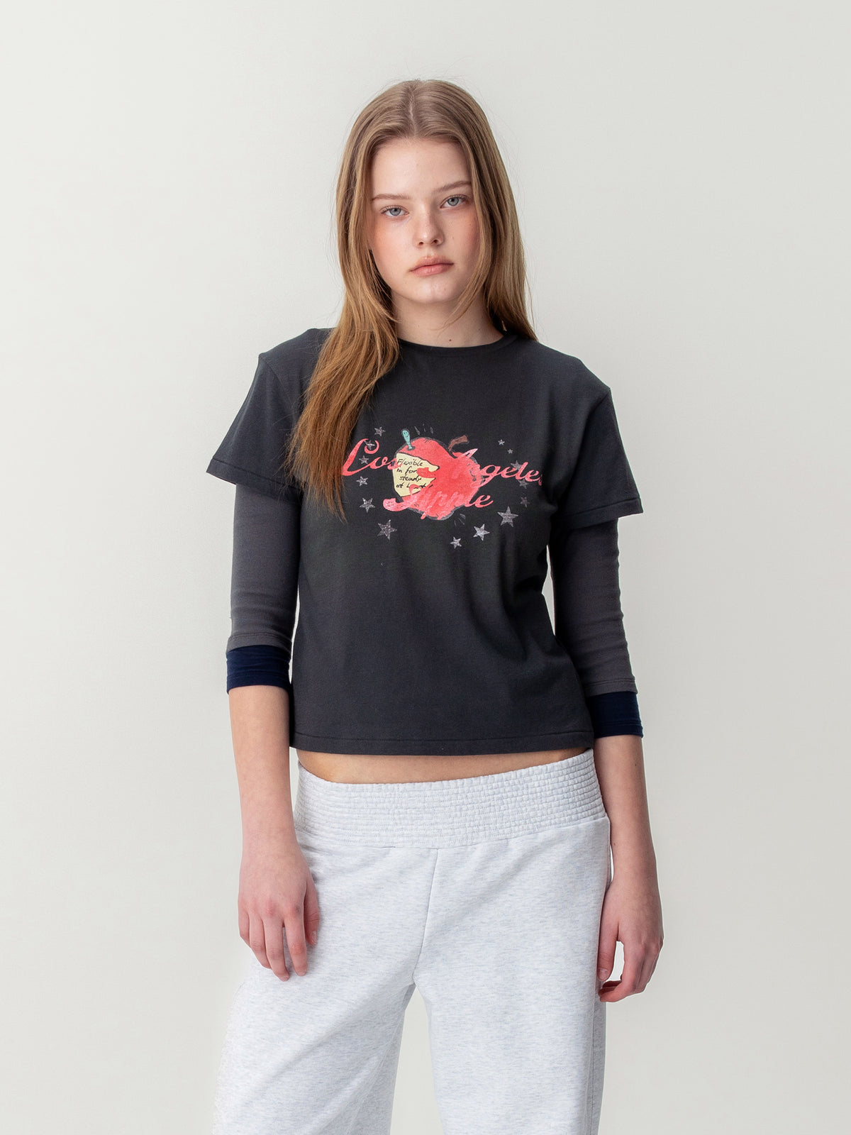GLOWNY Apple Graphic Tee (Charcoal)