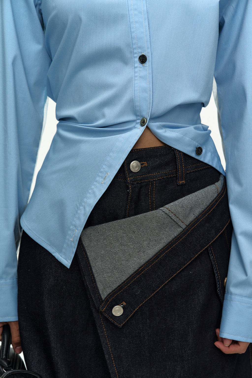 Andersson Bell Mesh Twist-Tuck Shirt