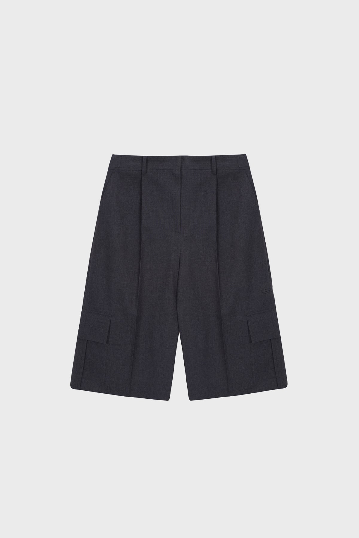 [matinkim] Cargo Detail Bermuda Pants IN Charcoal