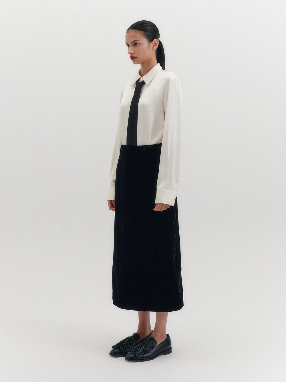 EENK Velvet A-Line Long Skirt - Black