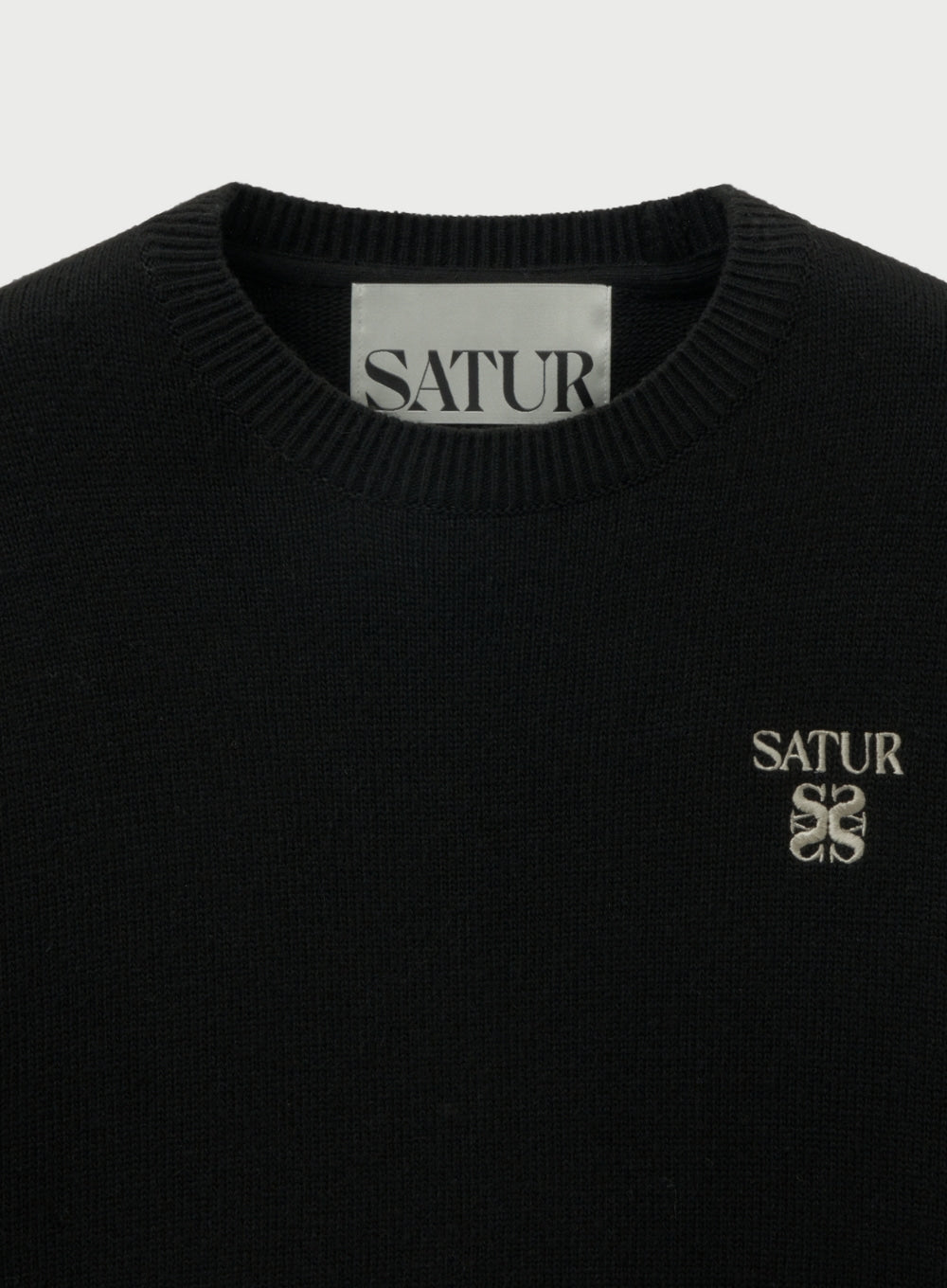 [satur] Loren Classic Logo Knit - Black