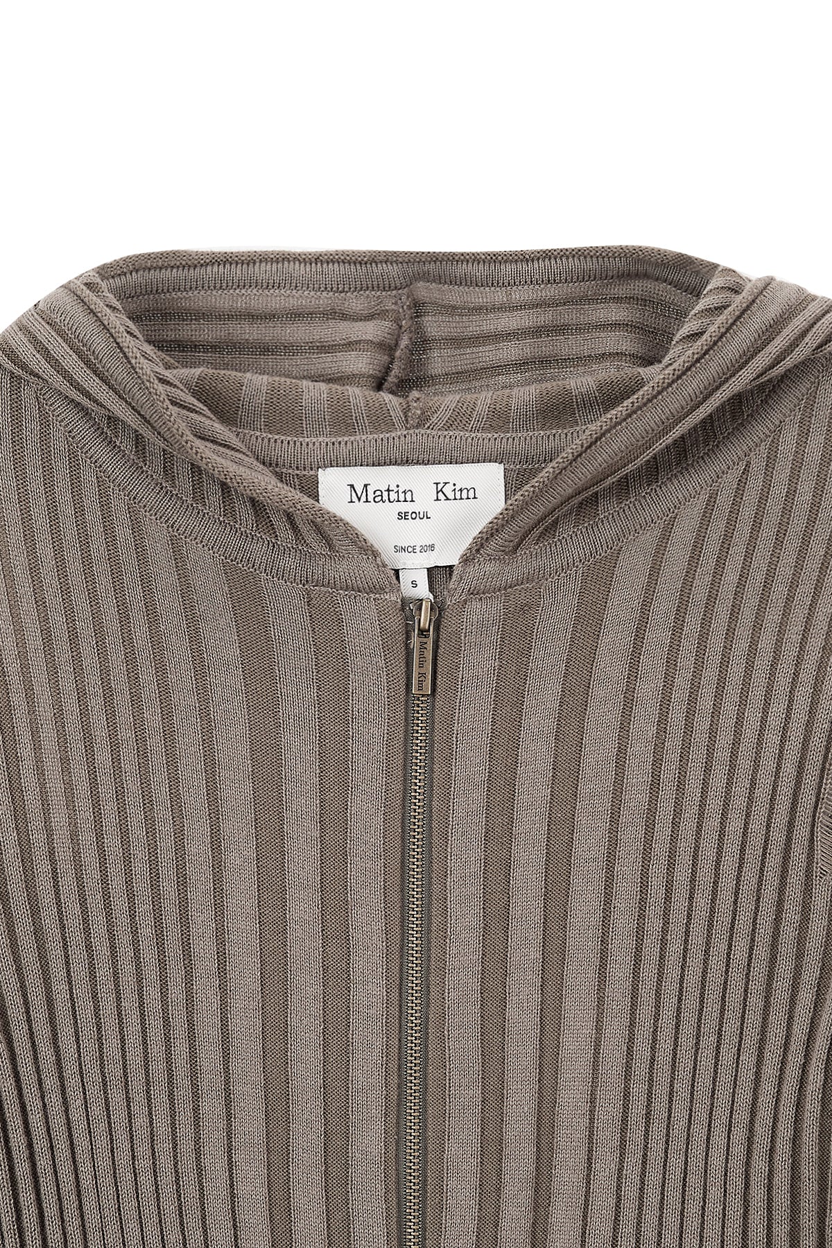 [matinkim] LOGO POINT DAMAGE SLIM HOODY CARDIGAN IN KHAKI BROWN
