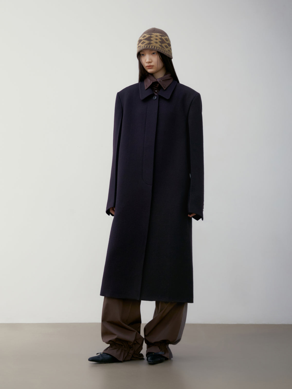 Low Classic Wool Twill Single Mac Coat Black Purple