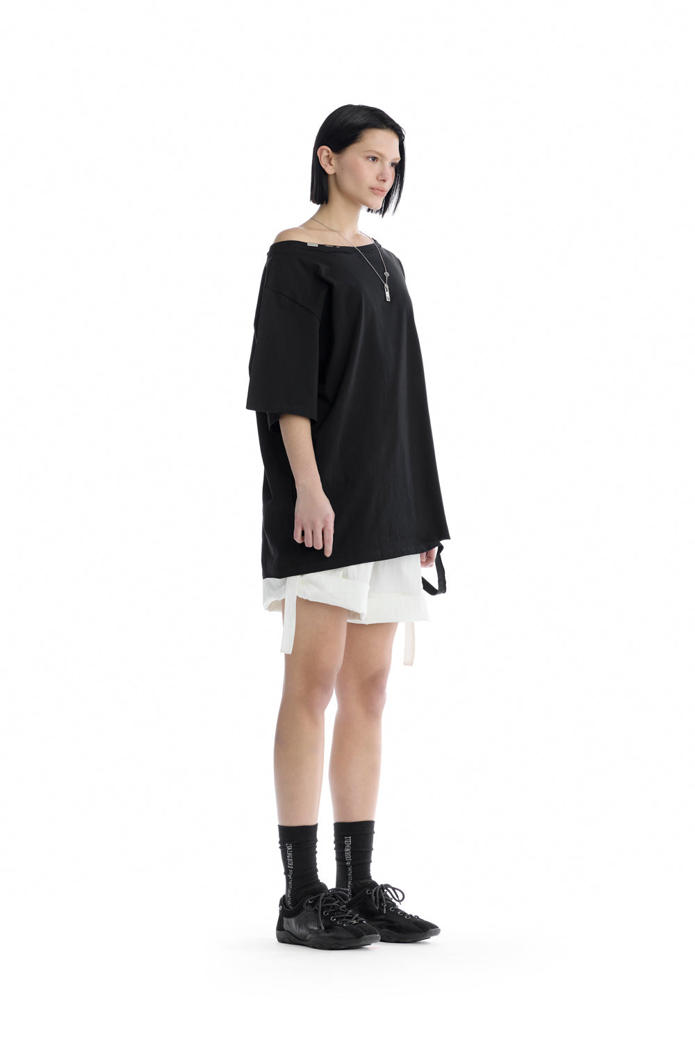 Treemingbird Off-Shoulder Raw Edge T-Shirt Black