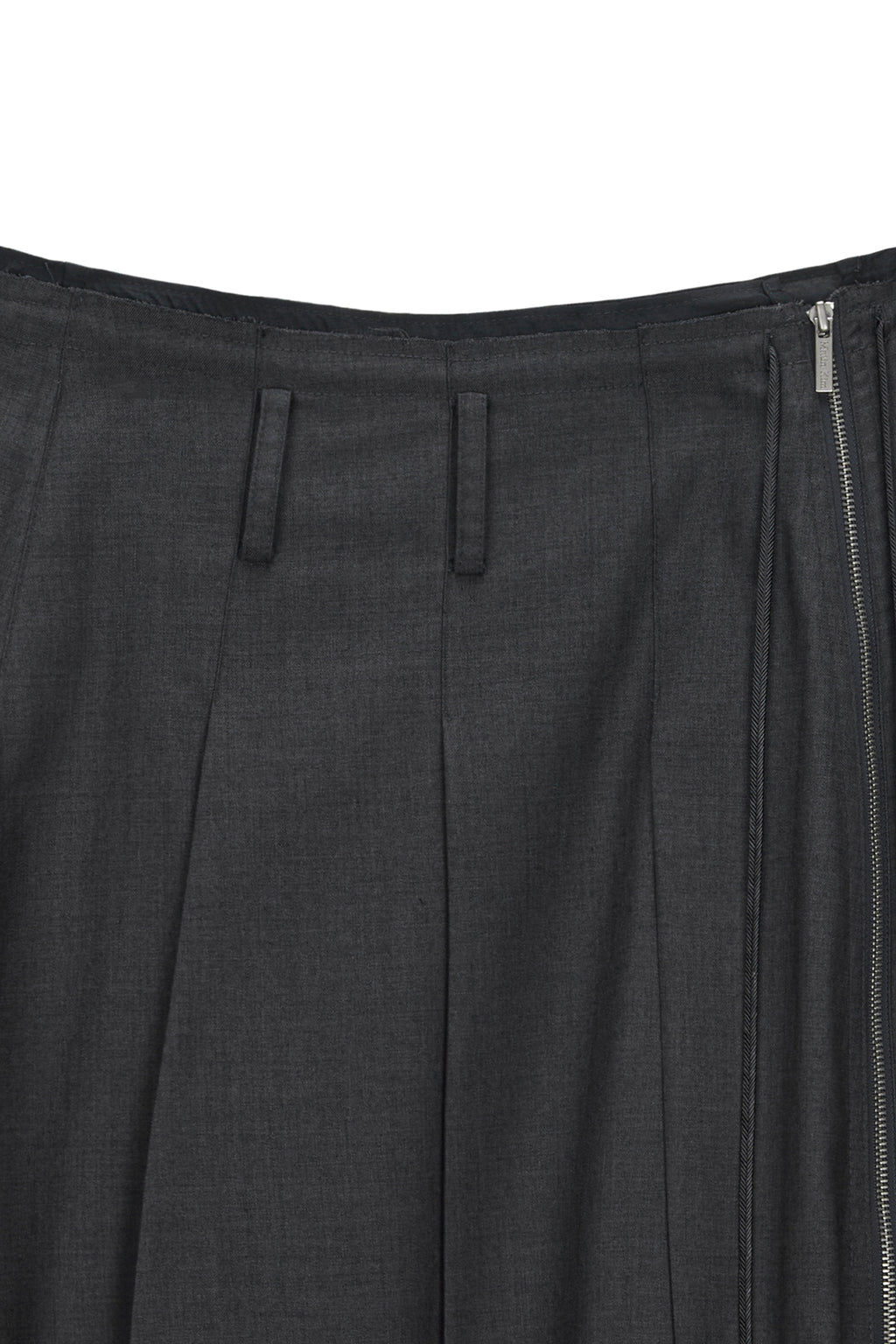 [matinkim] STRING POINT LAYERED PLEATS SKIRT IN GREY