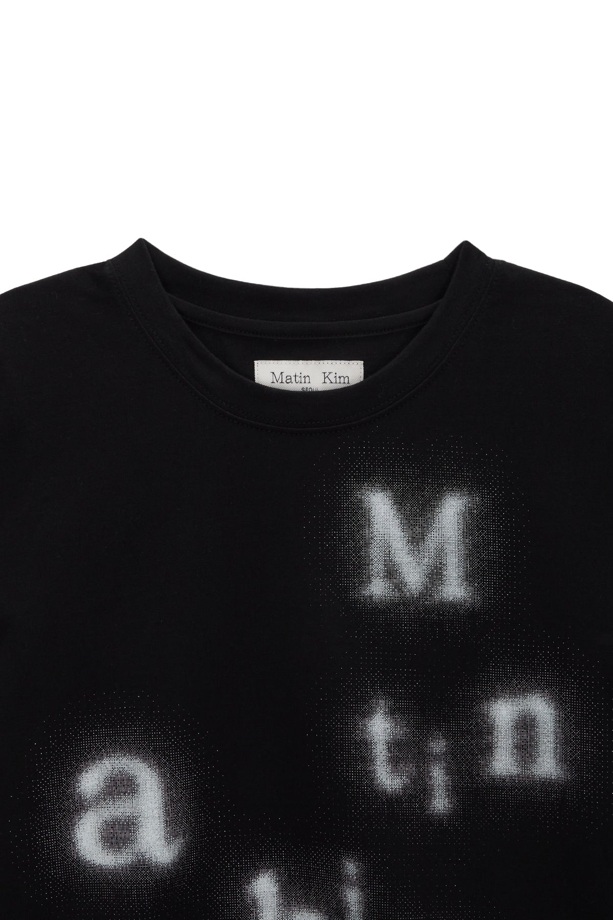 [matinkim] BLURRED LOGO CROP TOP IN BLACK