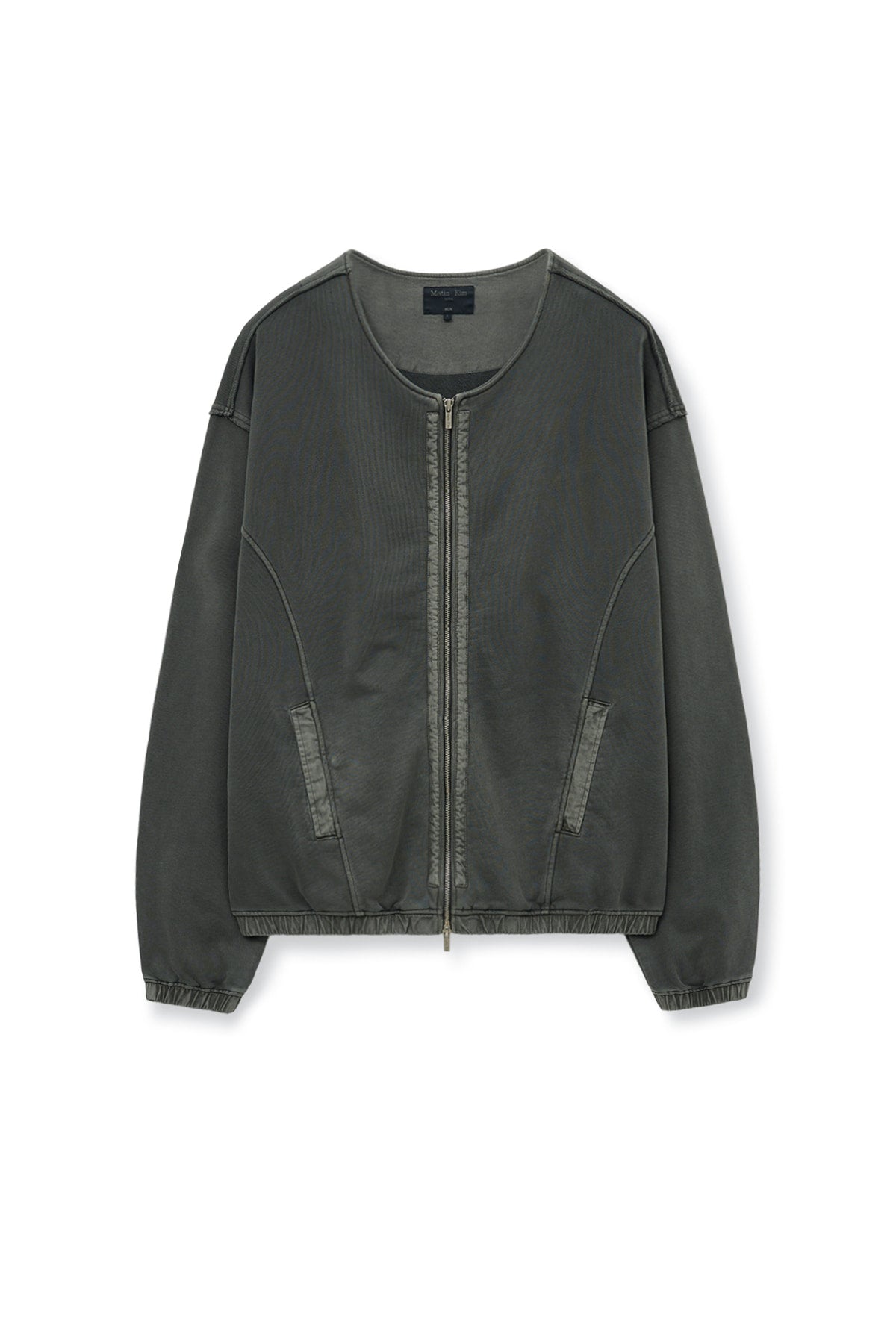 [matinkim] PIGMENT DYED COLLARLESS ZIP UP JUMPER FOR MEN IN CHARCOAL