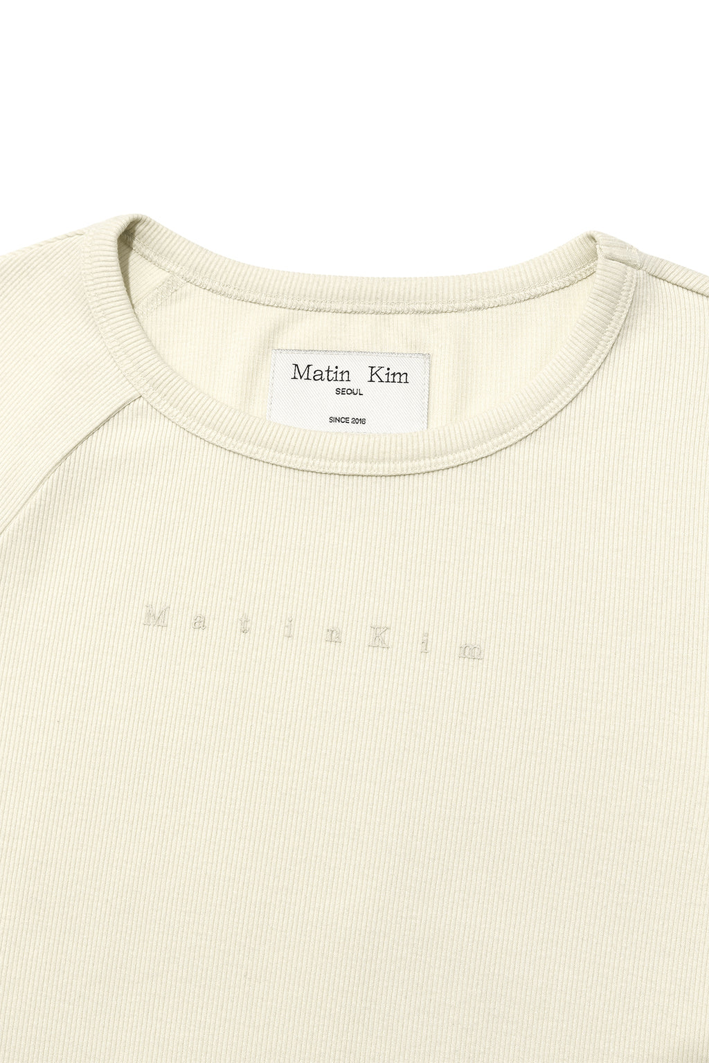 [matinkim] FINGER HOLE LOGO PRINTING TOP IN LIGHT BEIGE