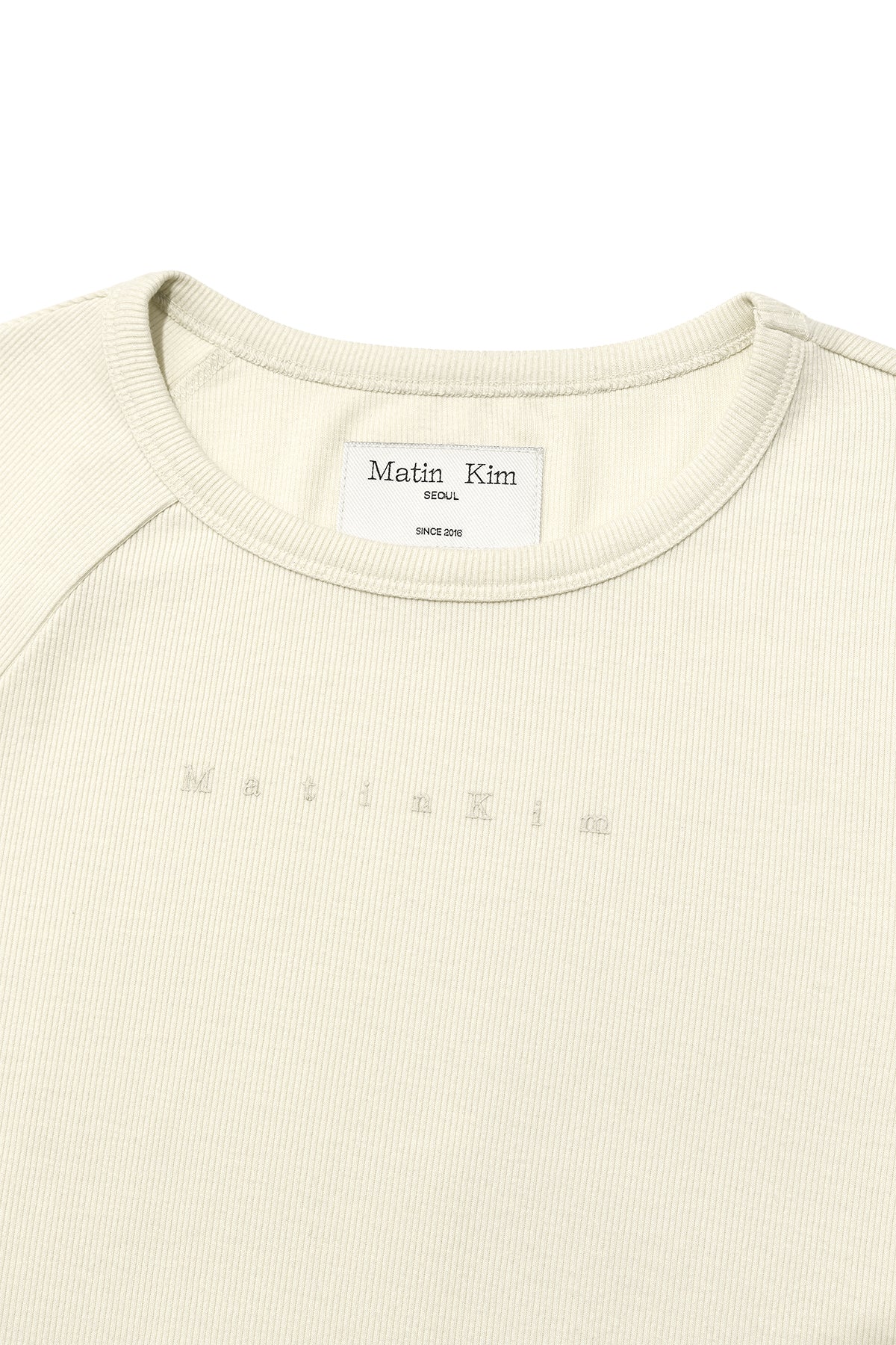 [matinkim] FINGER HOLE LOGO PRINTING TOP IN LIGHT BEIGE