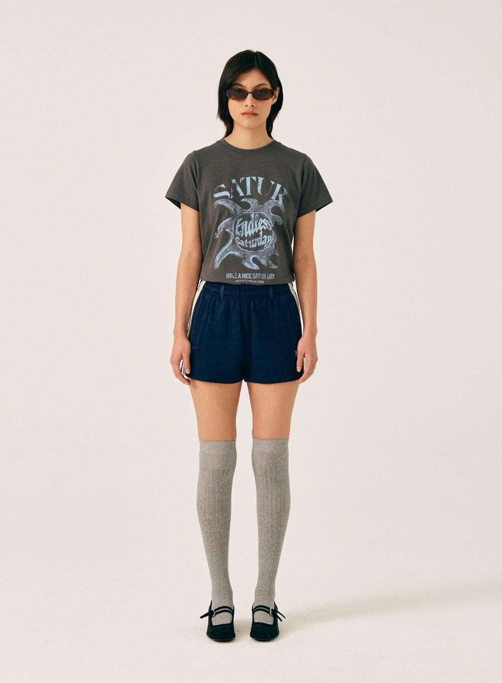 [satur] (W) Sun Retro Graphic T-Shirt - Charcoal Blue