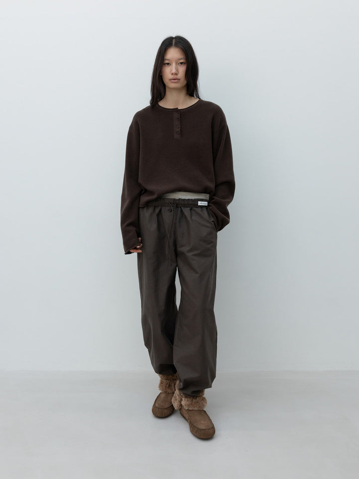 Low Classic Waffle Henley Neck Knit Brown