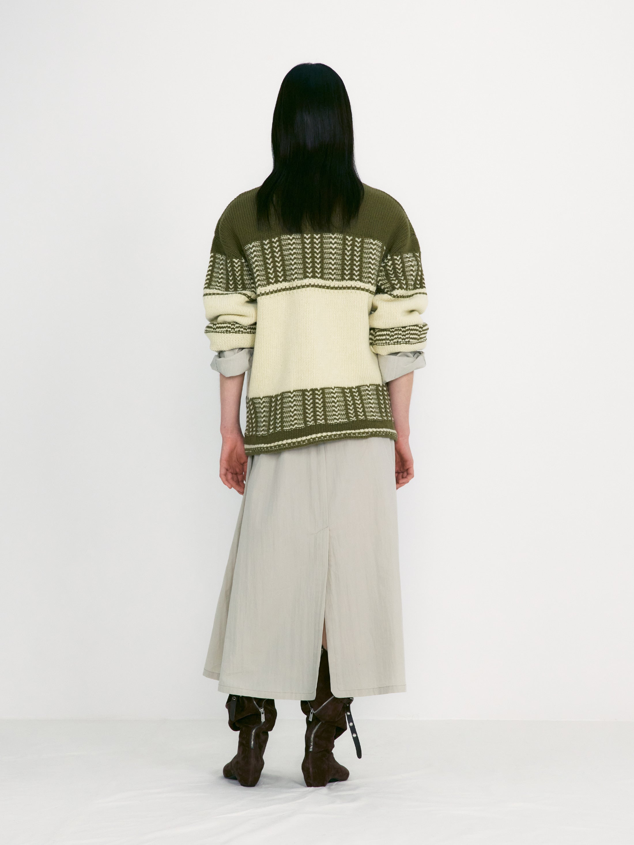 [low_classic] Jacquard Knit Sweater
Khaki