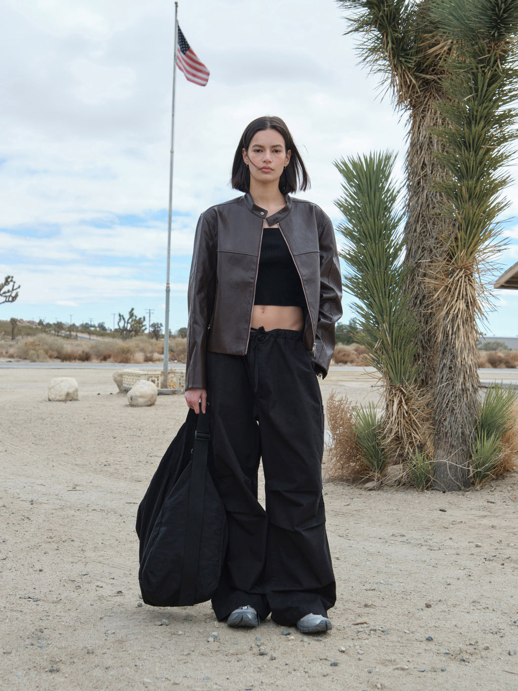 [Low Classic] Washed Cotton Cargo Pants_Black