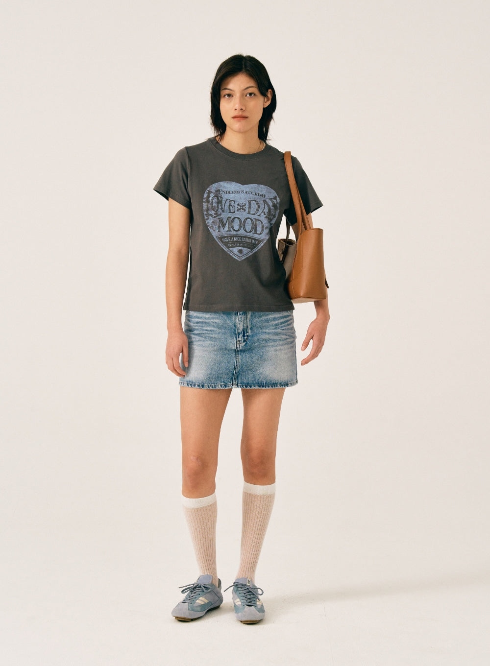 [satur] (W) Saturday Retro Mood Graphic T-Shirt - Charcoal Blue