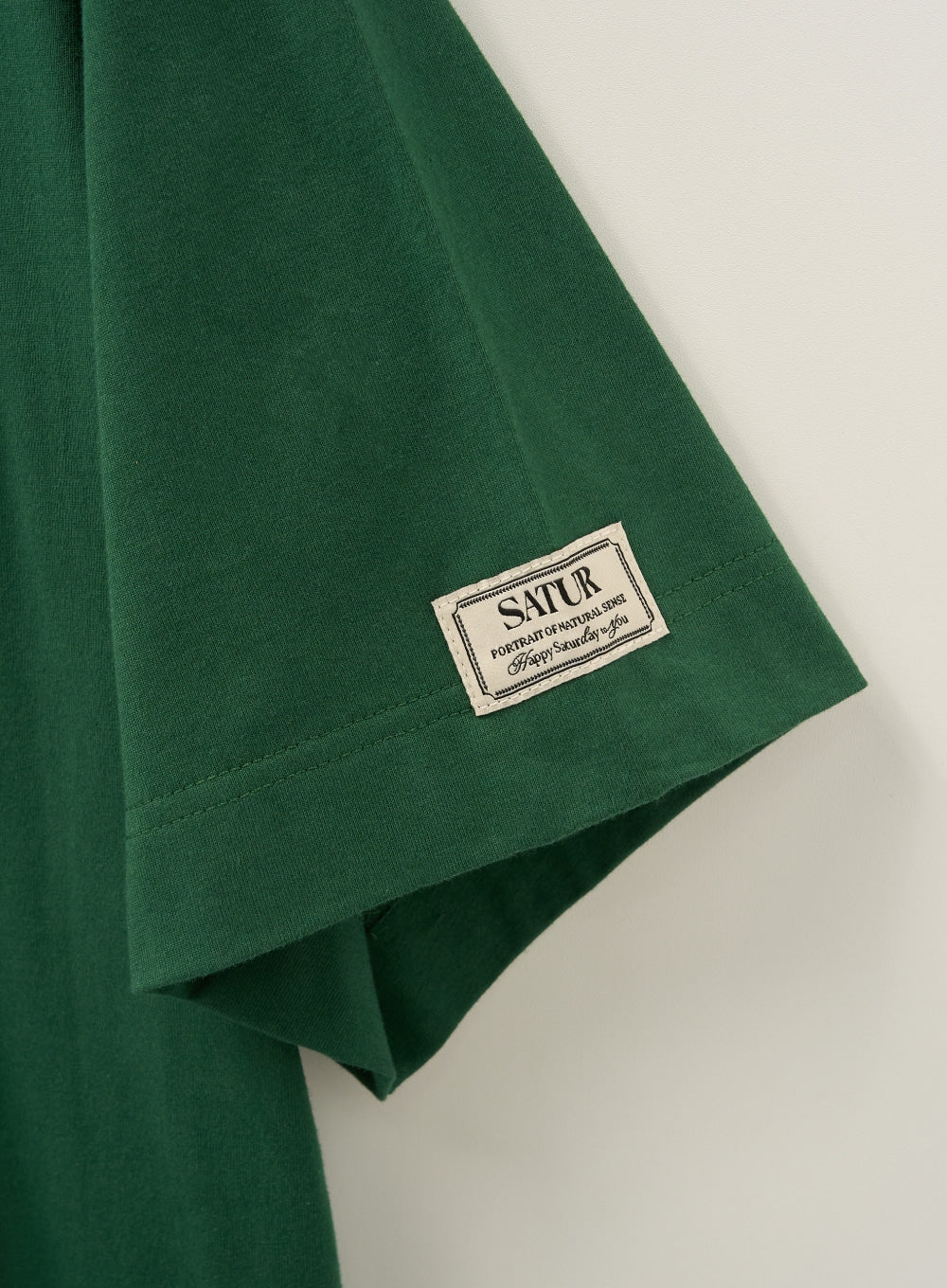[satur] (W) Bon Voyage Raw-Cut Applique T-Shirt - Deep Green