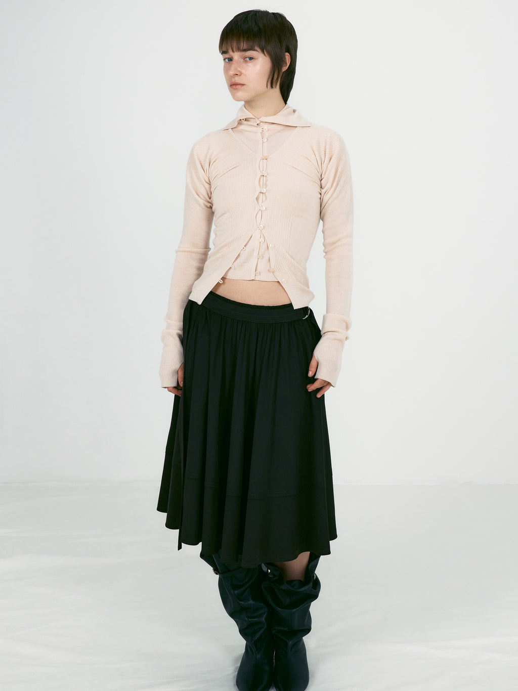 [low_classic] Suede Belted Skirt
Dark Brown
