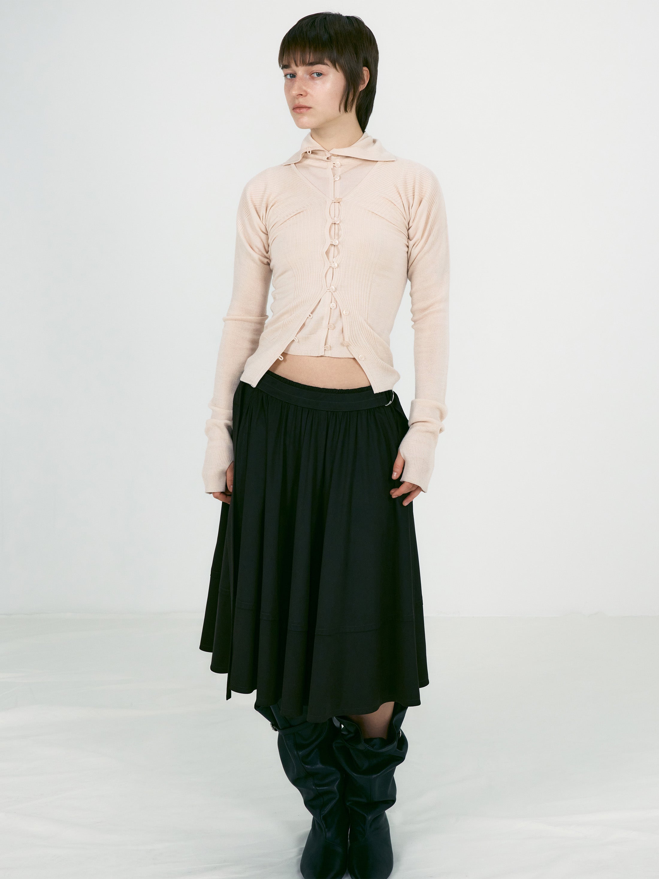[low_classic] Suede Belted Skirt
Dark Brown