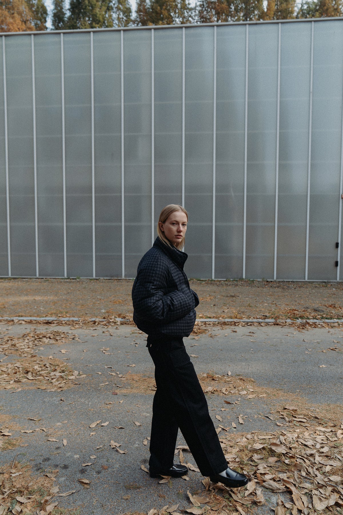 Nothing Written Cropped string puffer jacket (Hale navy)