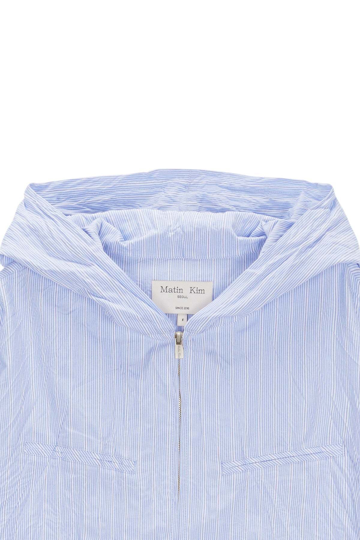 [matinkim] CRINKLE HOODY SHIRT JUMPER IN SKY