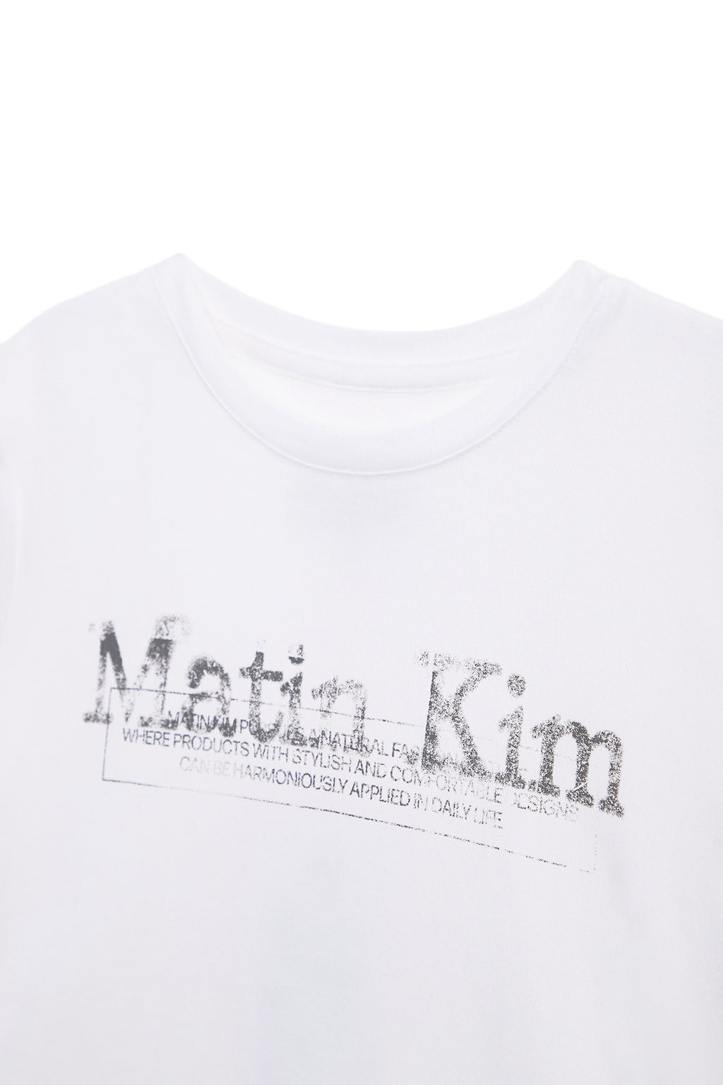 [matinkim] STAMP LOGO GRAPHIC CROP TOP IN WHITE