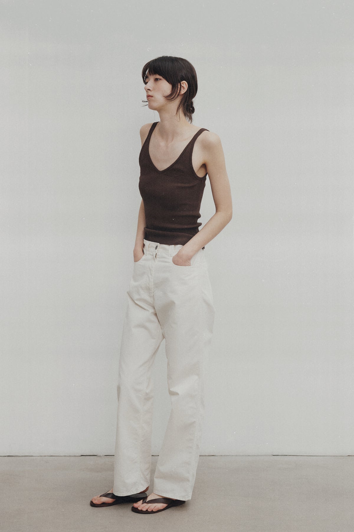 Nothing Written Haze v-neck sleeveless (Brown)