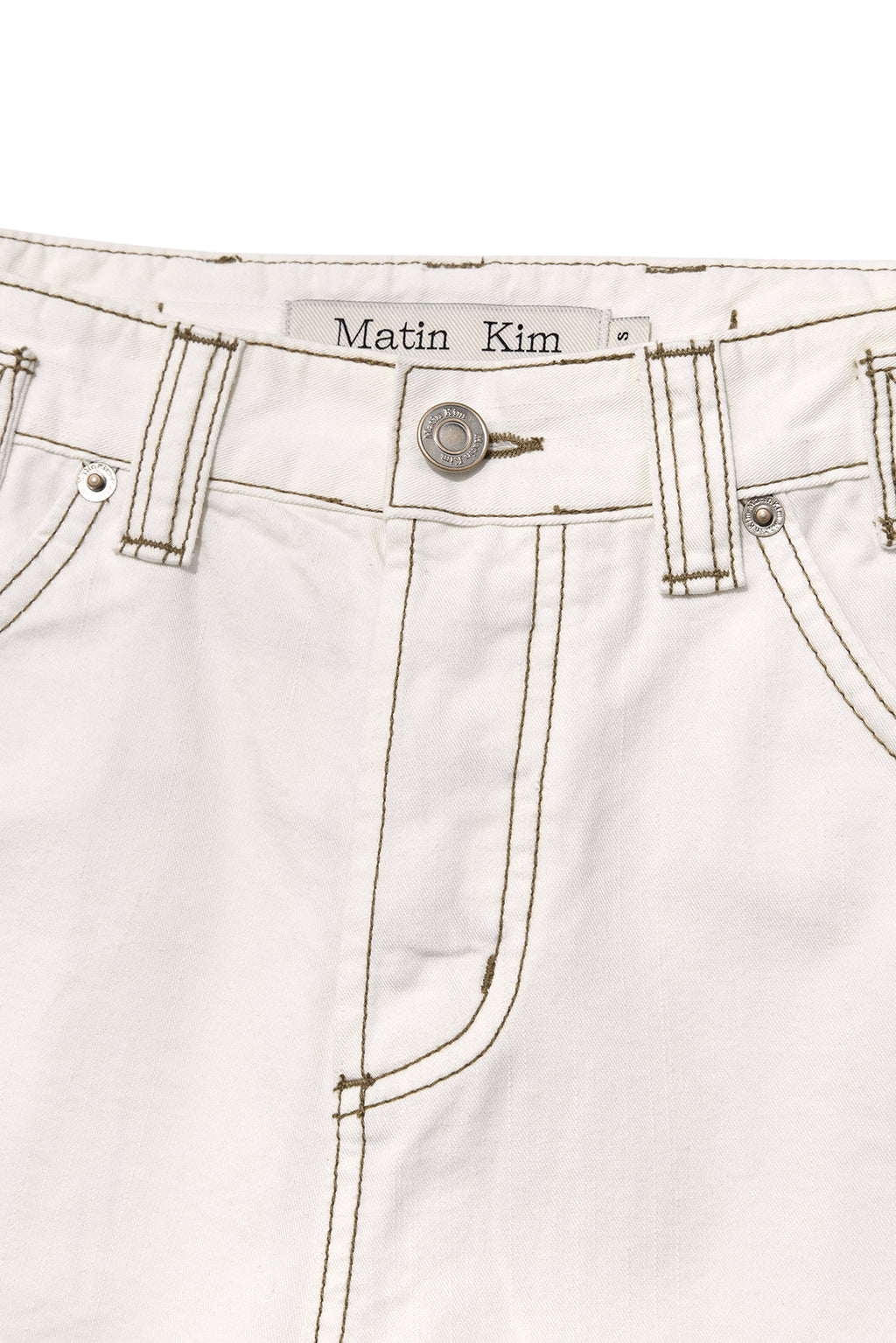 [matinkim] WAIST BUCKLE CURVED TWILL DENIM PANTS IN WHITE