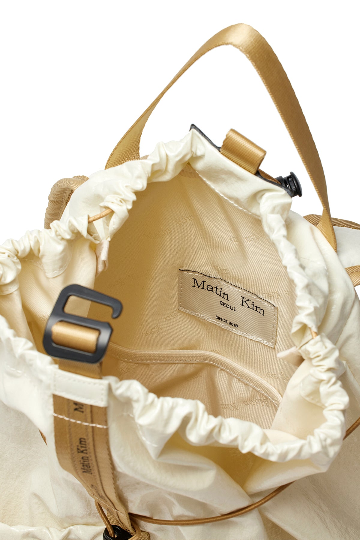 [matinkim] LOGO TAPING GLOSSY BACK PACK IN IVORY