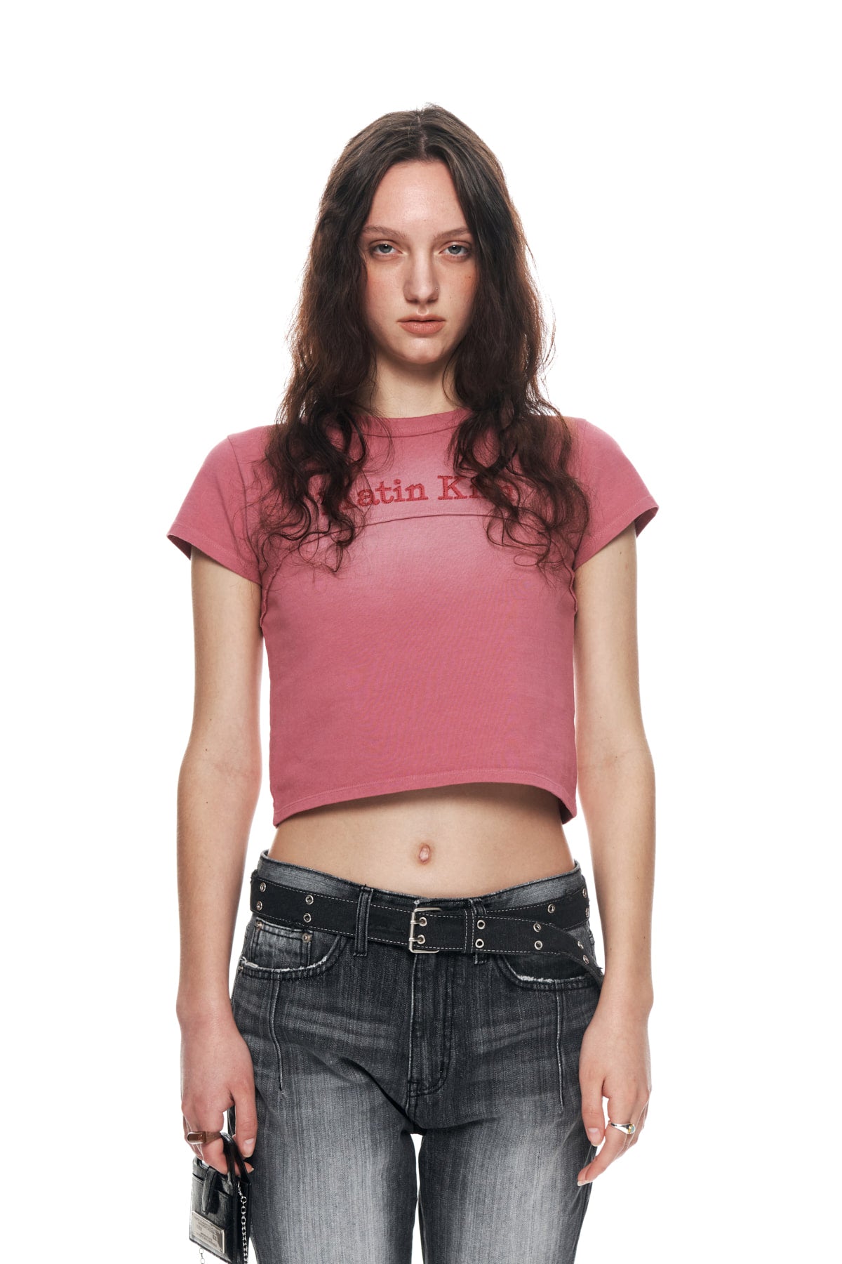 [matinkim] PIGMENT CUT OUT LOGO CROP TOP IN SMOKE PINK